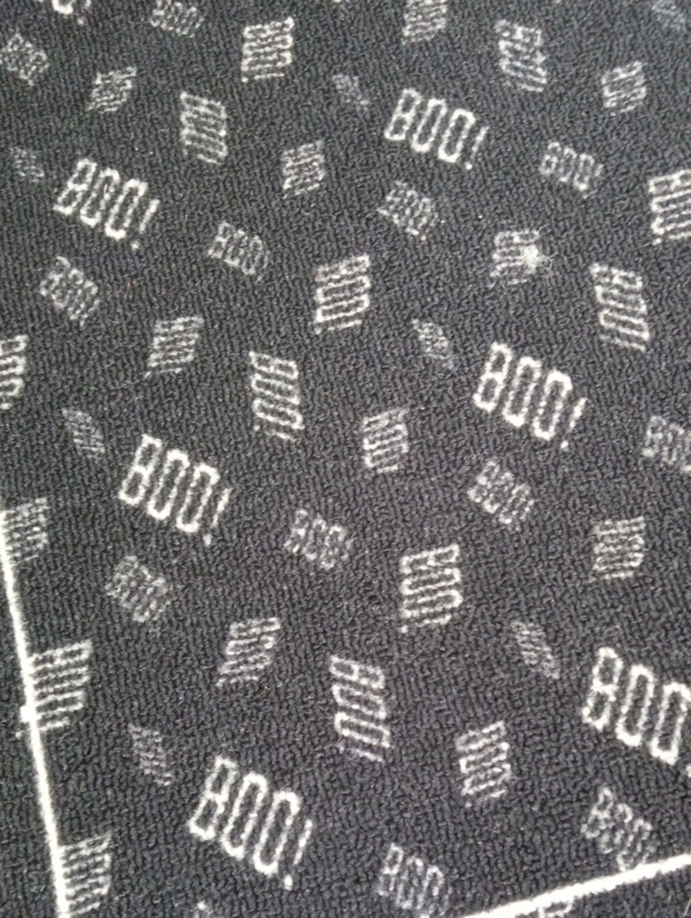 👻 Halloween Boo Rug - Picture 2 of 5